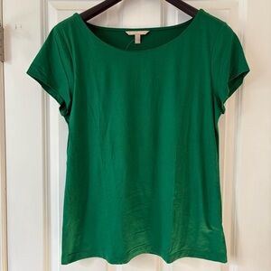 NWT- Banana Republic Vibrant Green Short Sleeve  Rayon T-Shirt XL.